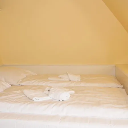 Clarissa - Fernsicht 4d, App 15