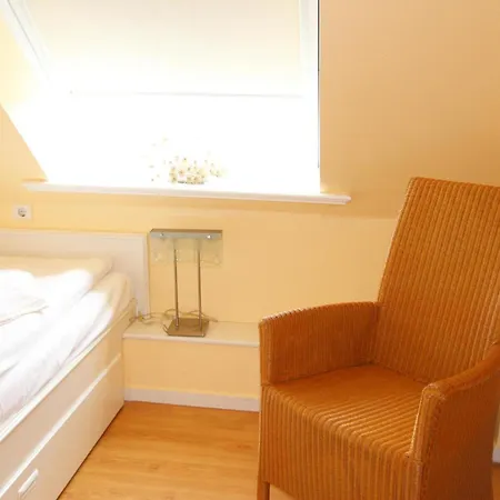 Clarissa - Fernsicht 4d, App 15